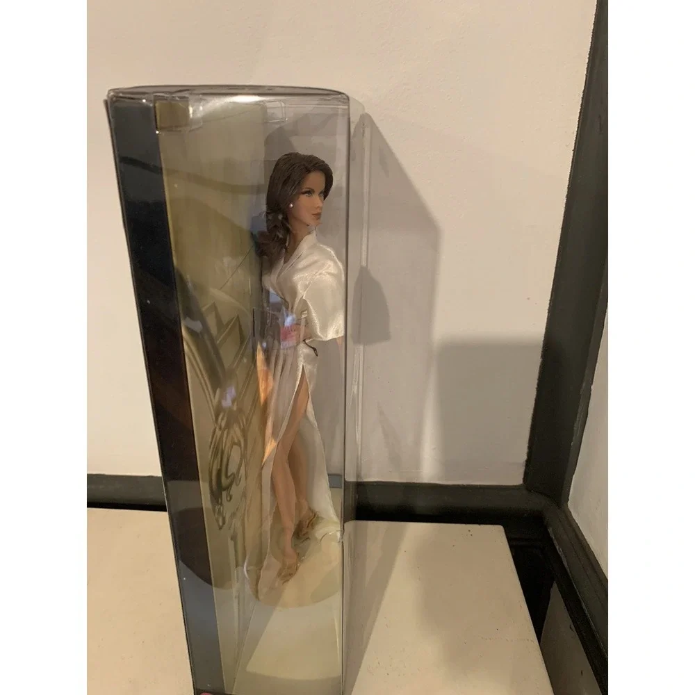 OCTOPUSSY JAMES BOND 007 - 2010 - BARBIE COLLECTOR BLACK LABEL NEW IN BOX
